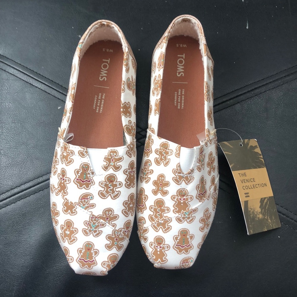 NWT Gingerbread Toms